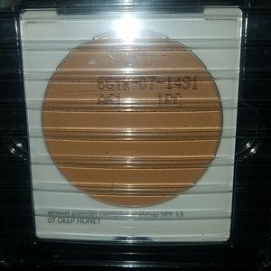 CLINIQUE ALMOST POWDER 07 DEEP HONEY NEW